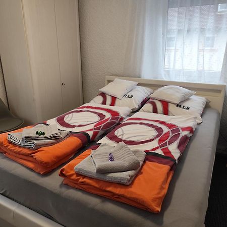 Gaestezimmer Boxenstopp Veitsbronn Eksteriør billede