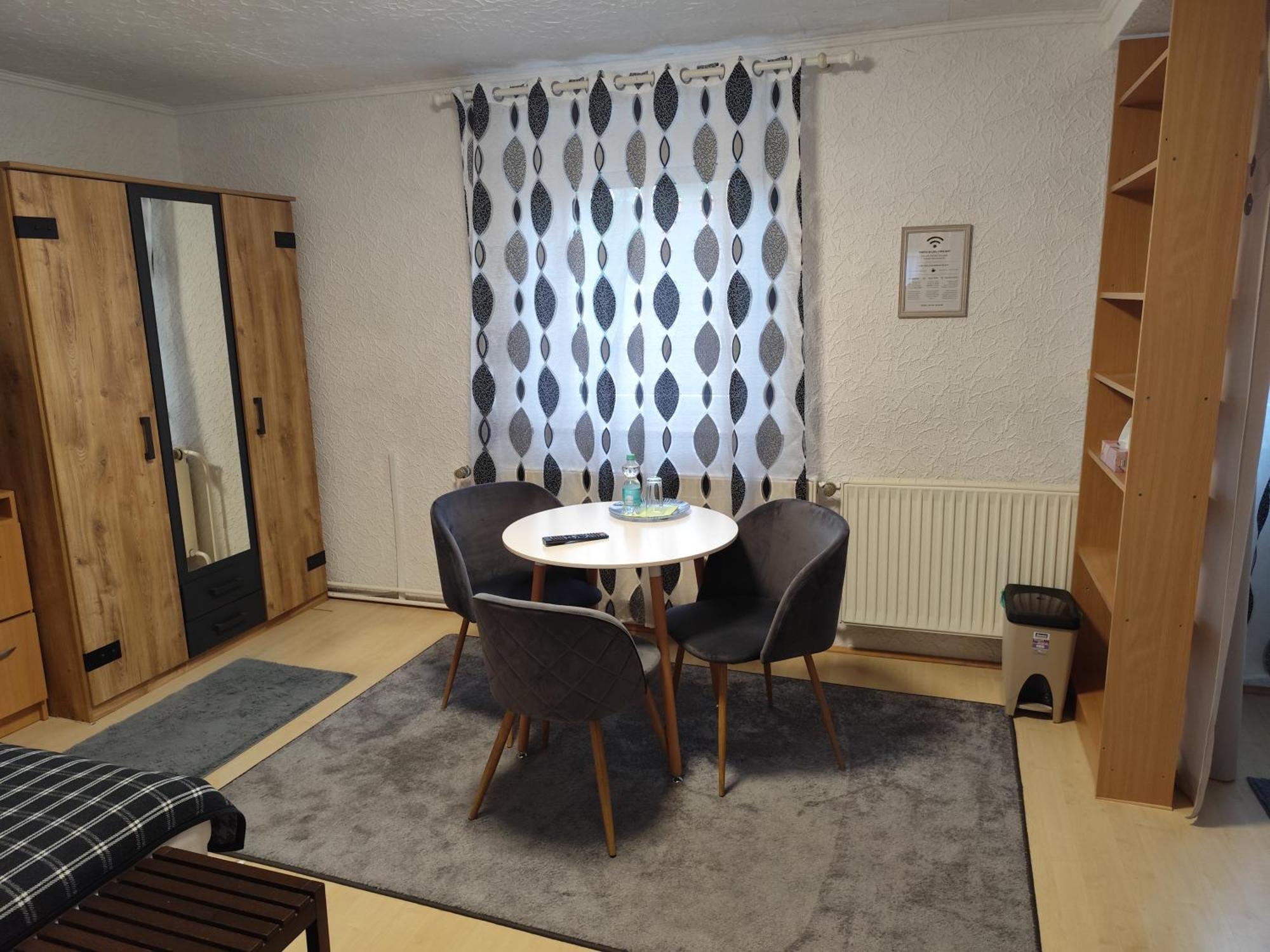 Gaestezimmer Boxenstopp Veitsbronn Eksteriør billede